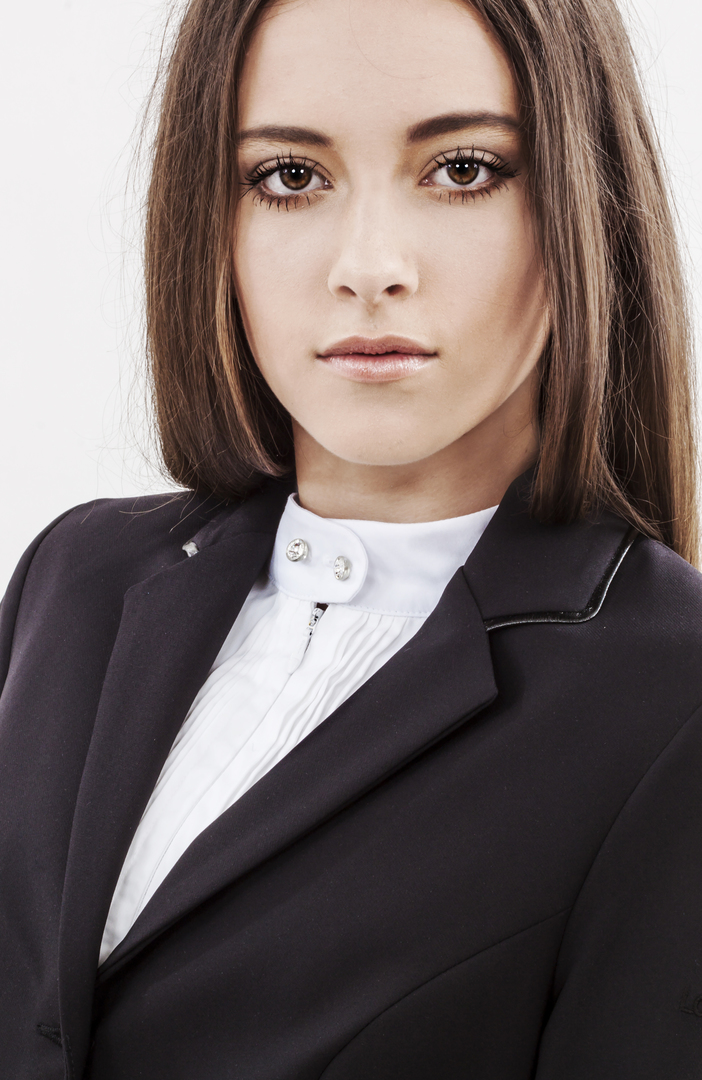 https://lotusromeo.com/img/cache/competition-wear/competition-jackets/353-diana-jacket_adaptive_1920x1080.png