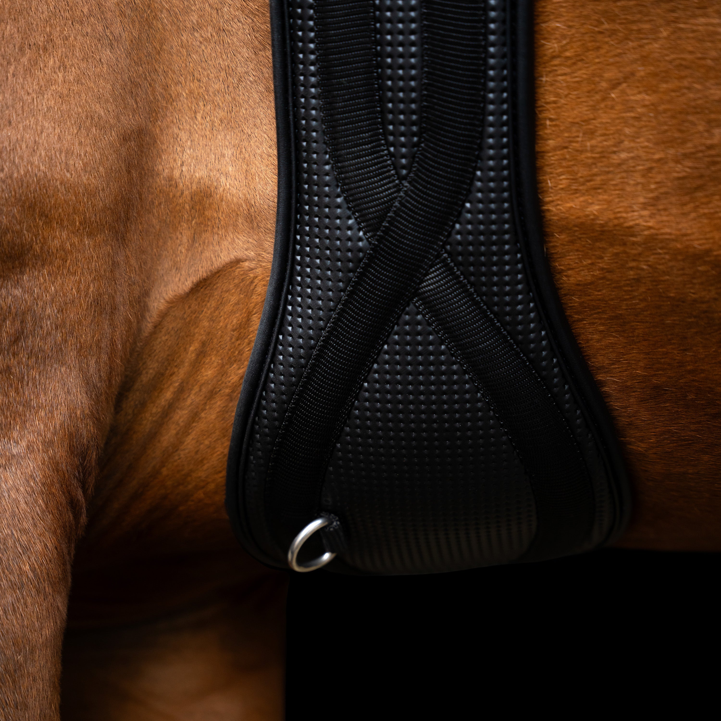 Jumping girth IRH cross wave and breathable