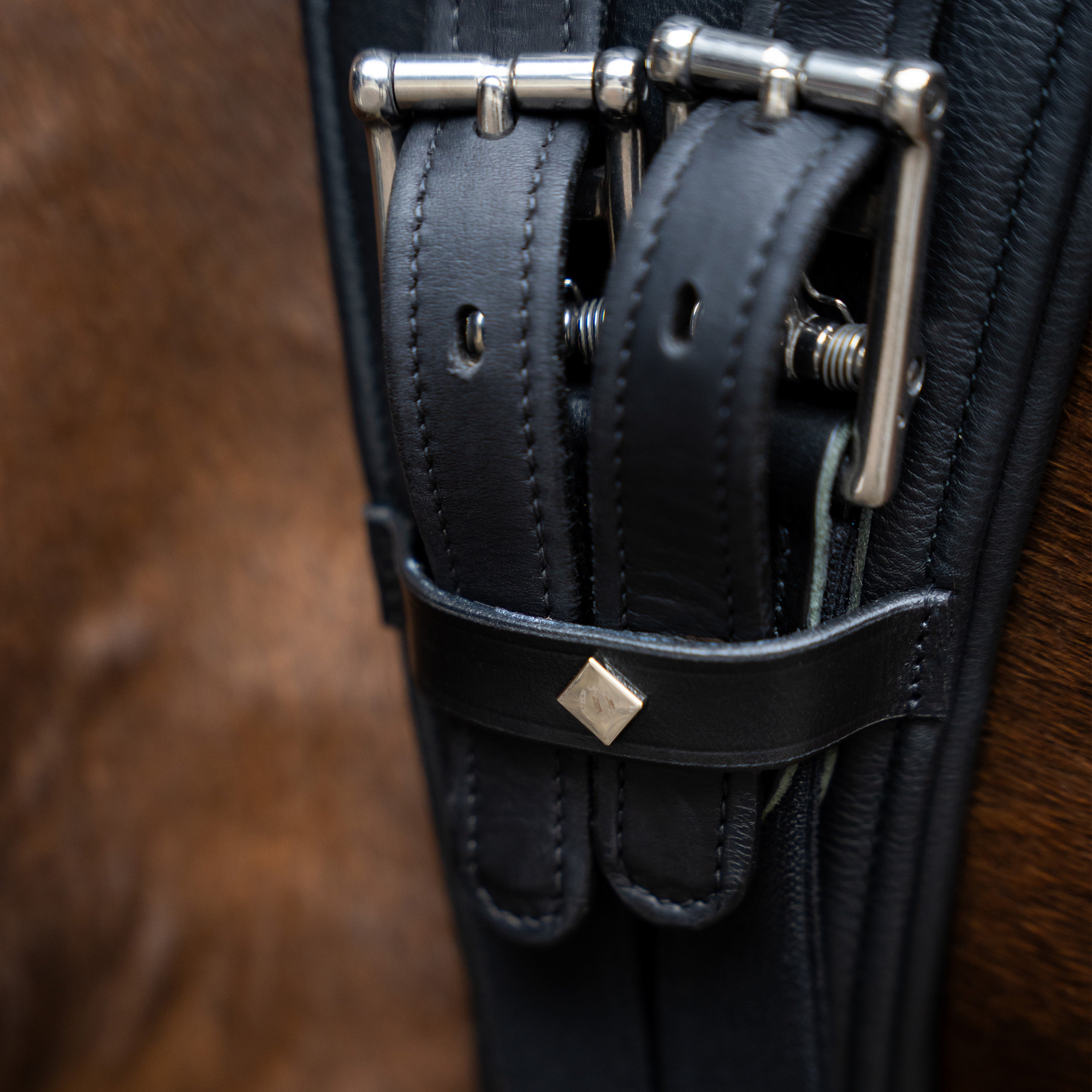 Dressage girth IRH anatomic with spring buckles