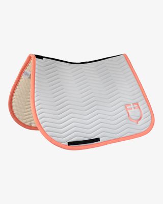 wave quilting jumping saddle pad in technical fabric