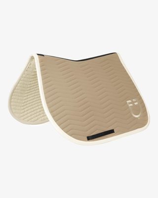 wave quilting jumping saddle pad in technical fabric