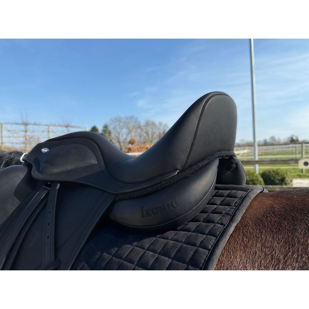 https://www.ikonicsaddlery.com/image?FileId=23048&preset=C_ZOOM