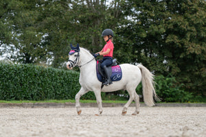 Ear bonnet -Aymee- 6900 deep blue / Pony