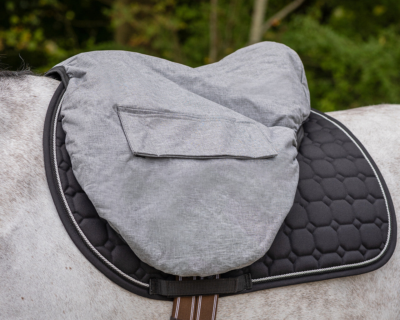 QHP Saddle cover