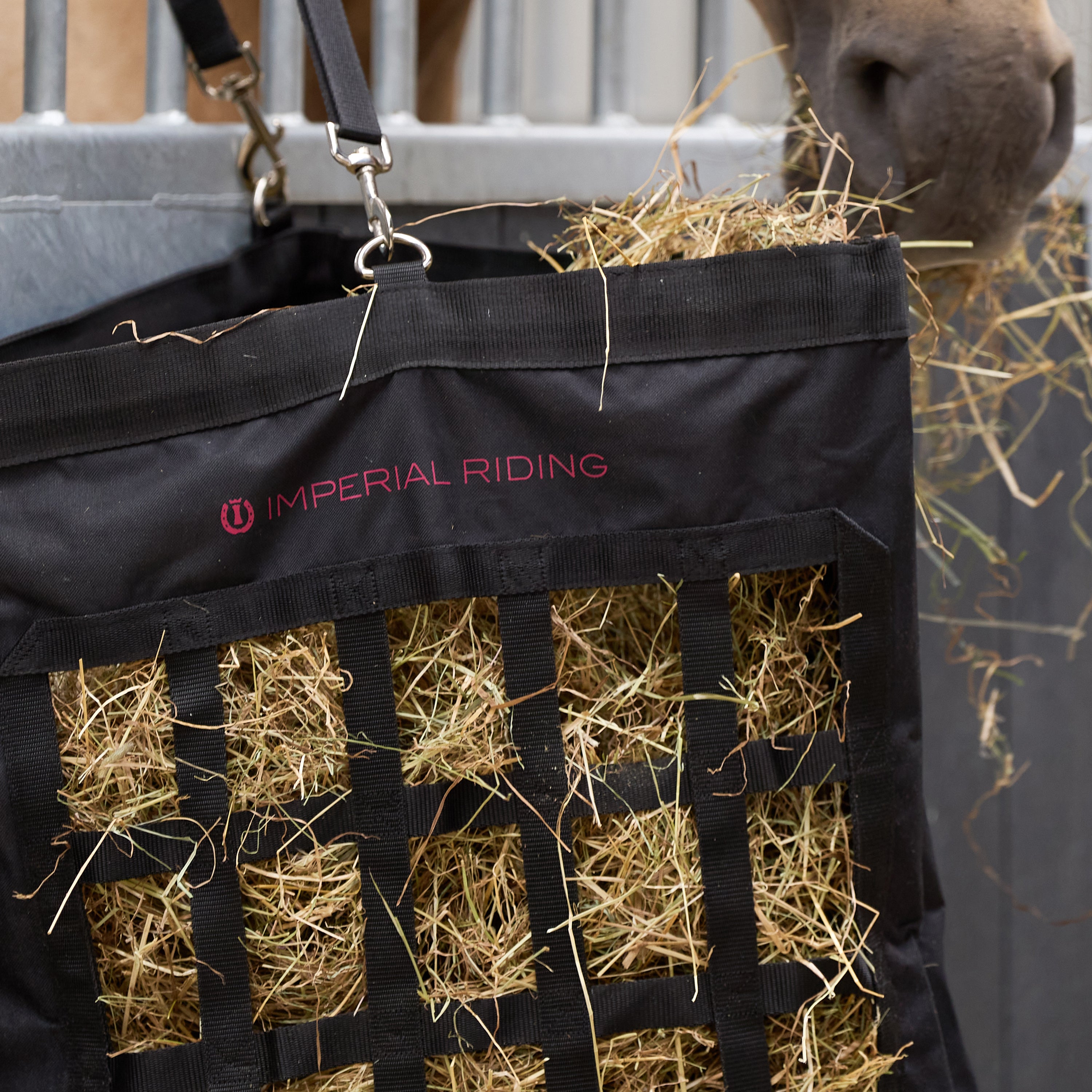 Corner Web Hay Feeder IRH