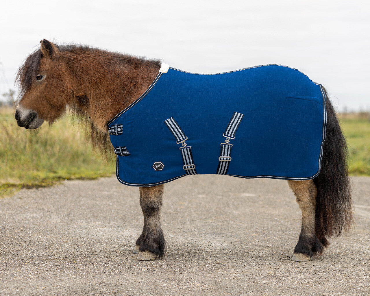 Fleece rug Shet with cross surcingles