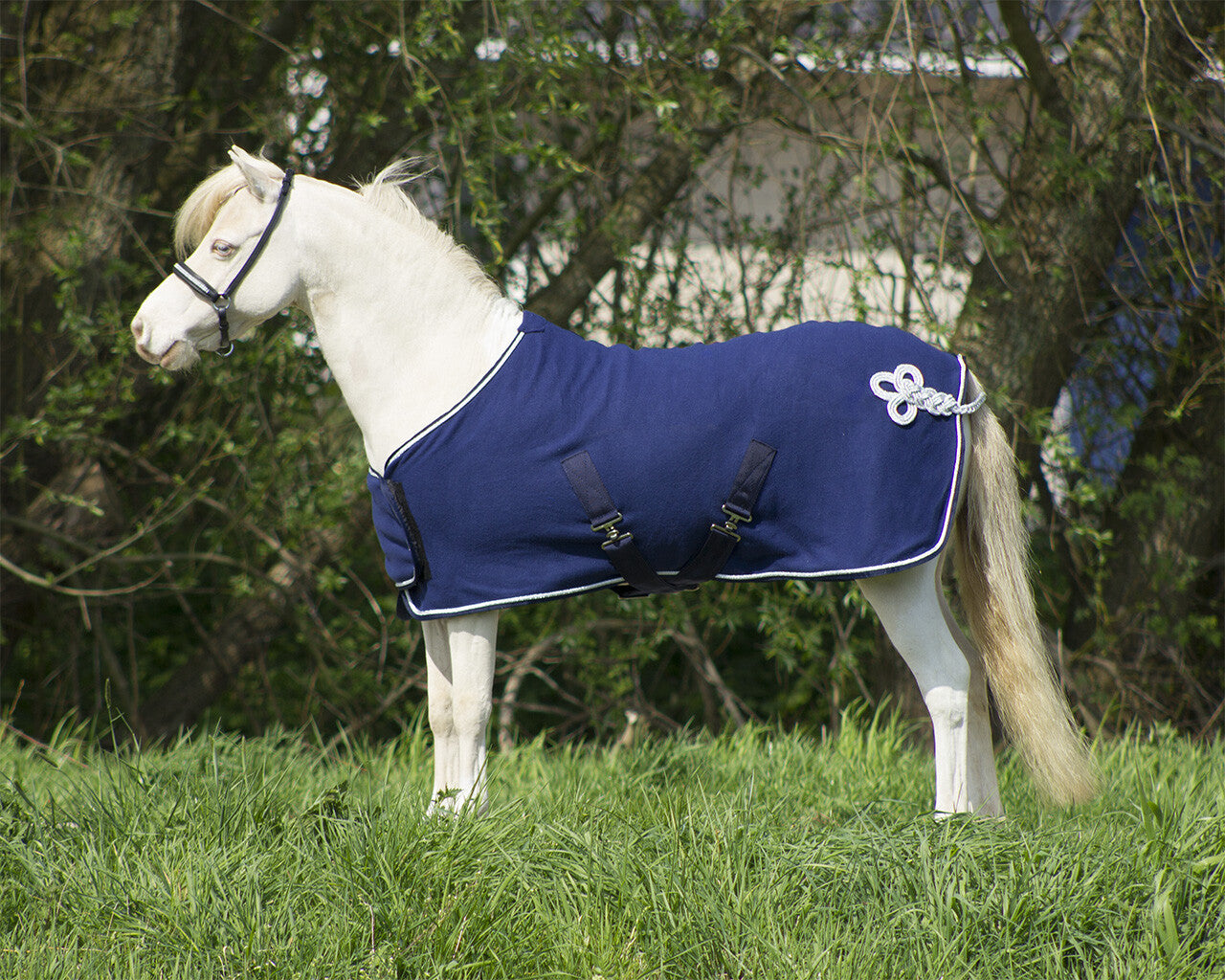 Fleece rug with ornament falabella