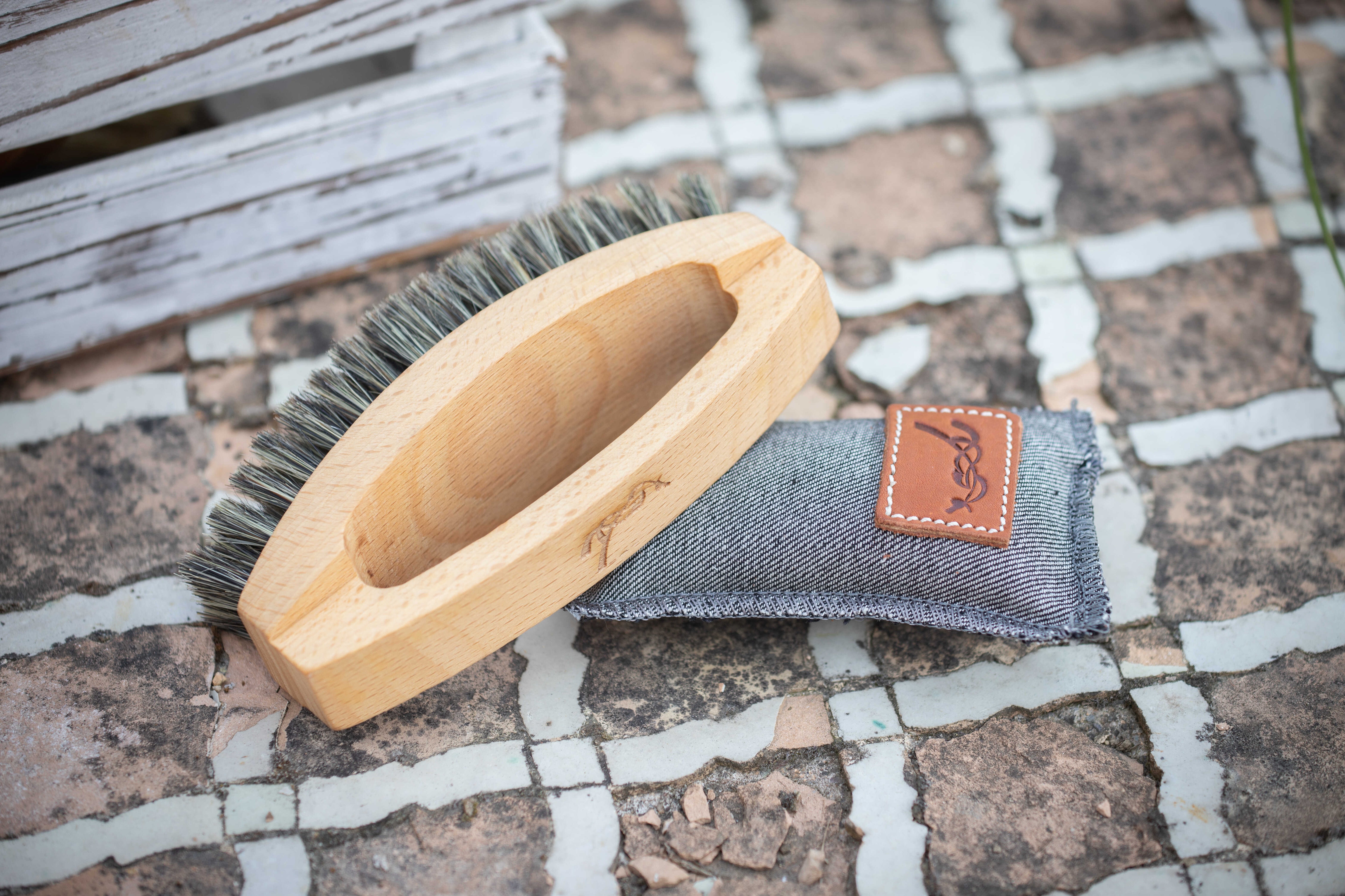 PENELOPE "Handle" Brush