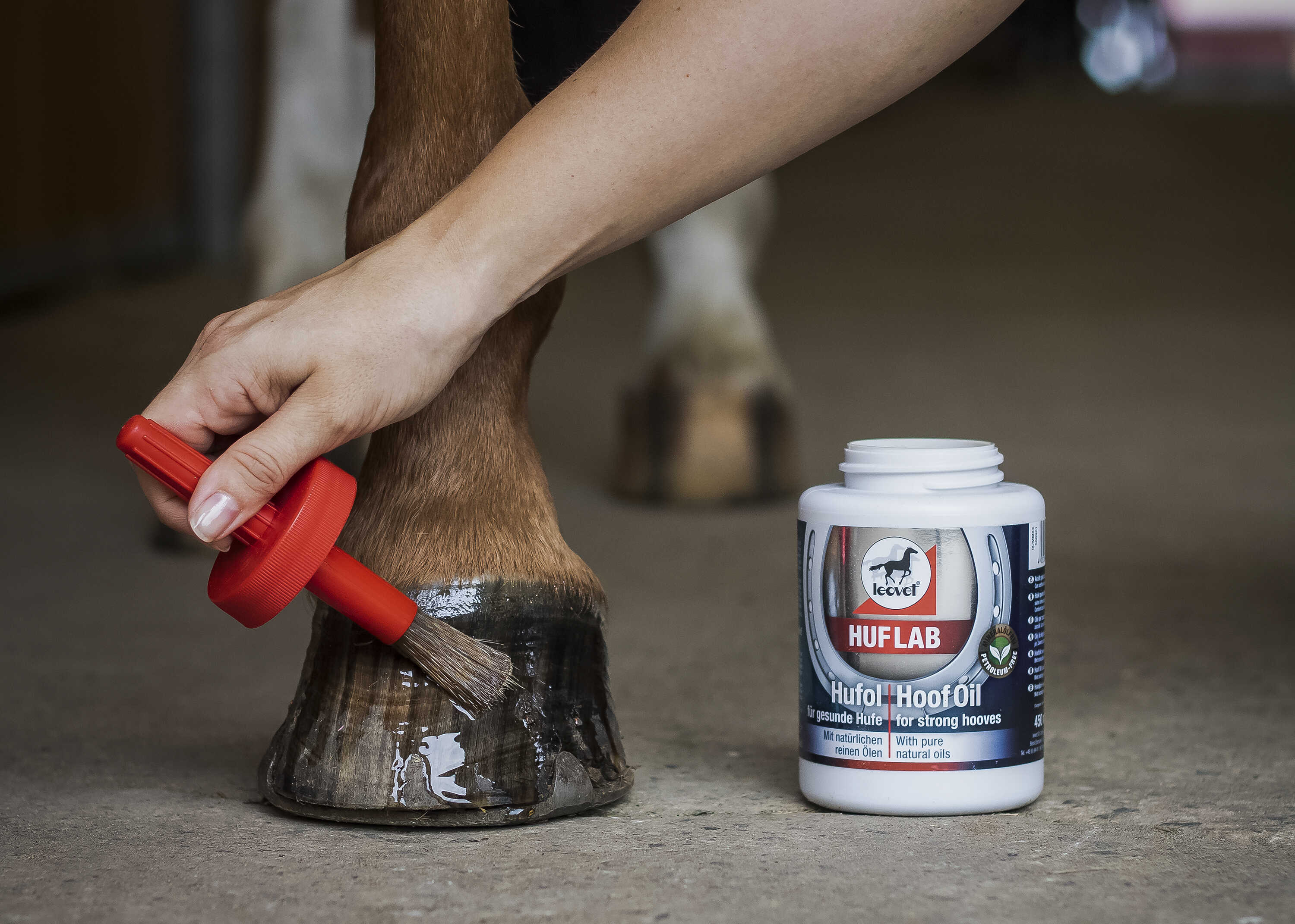 LEOVET Natural Ointment - Huf Lab with Brush