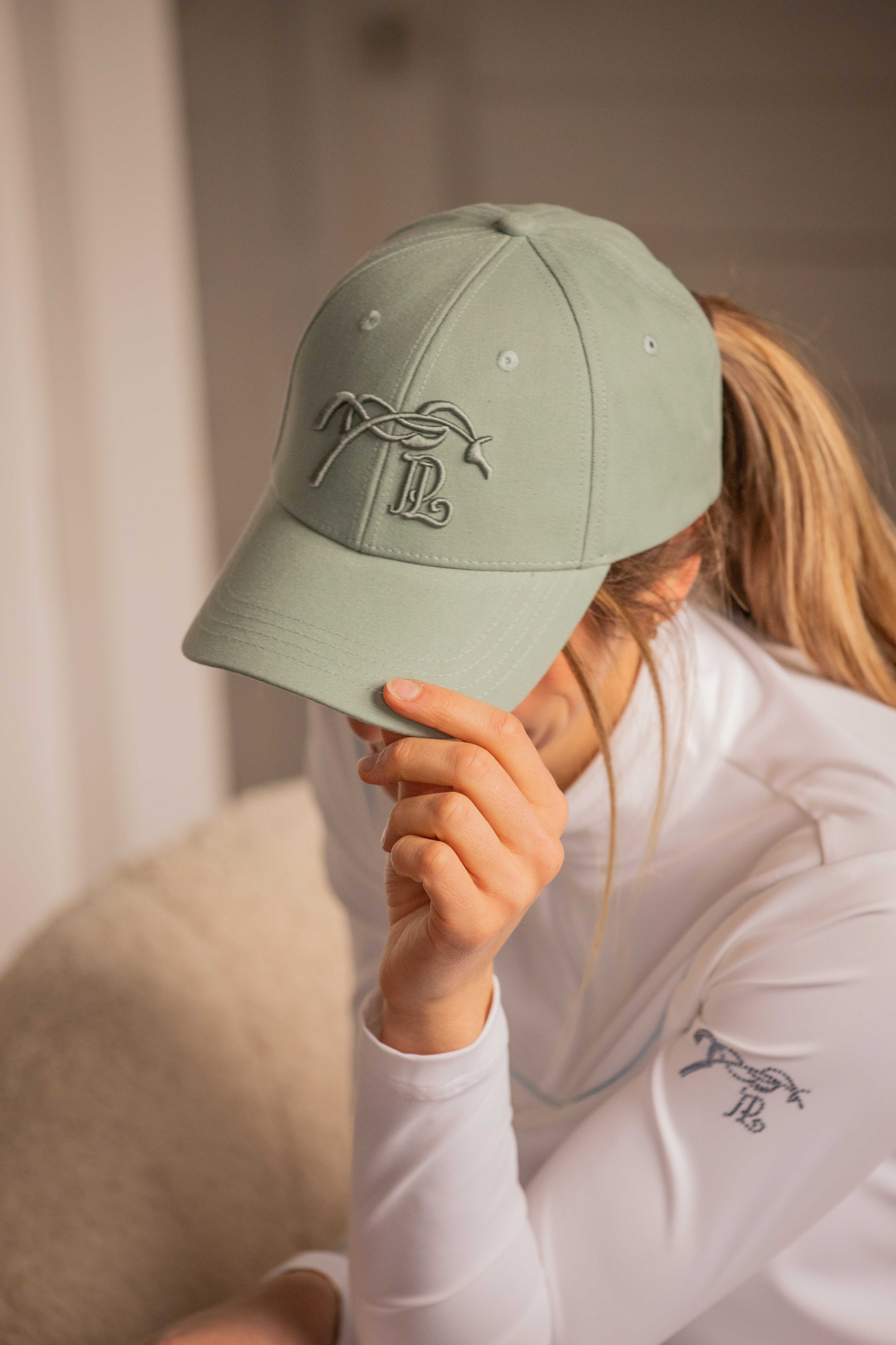 NAOMI CAP