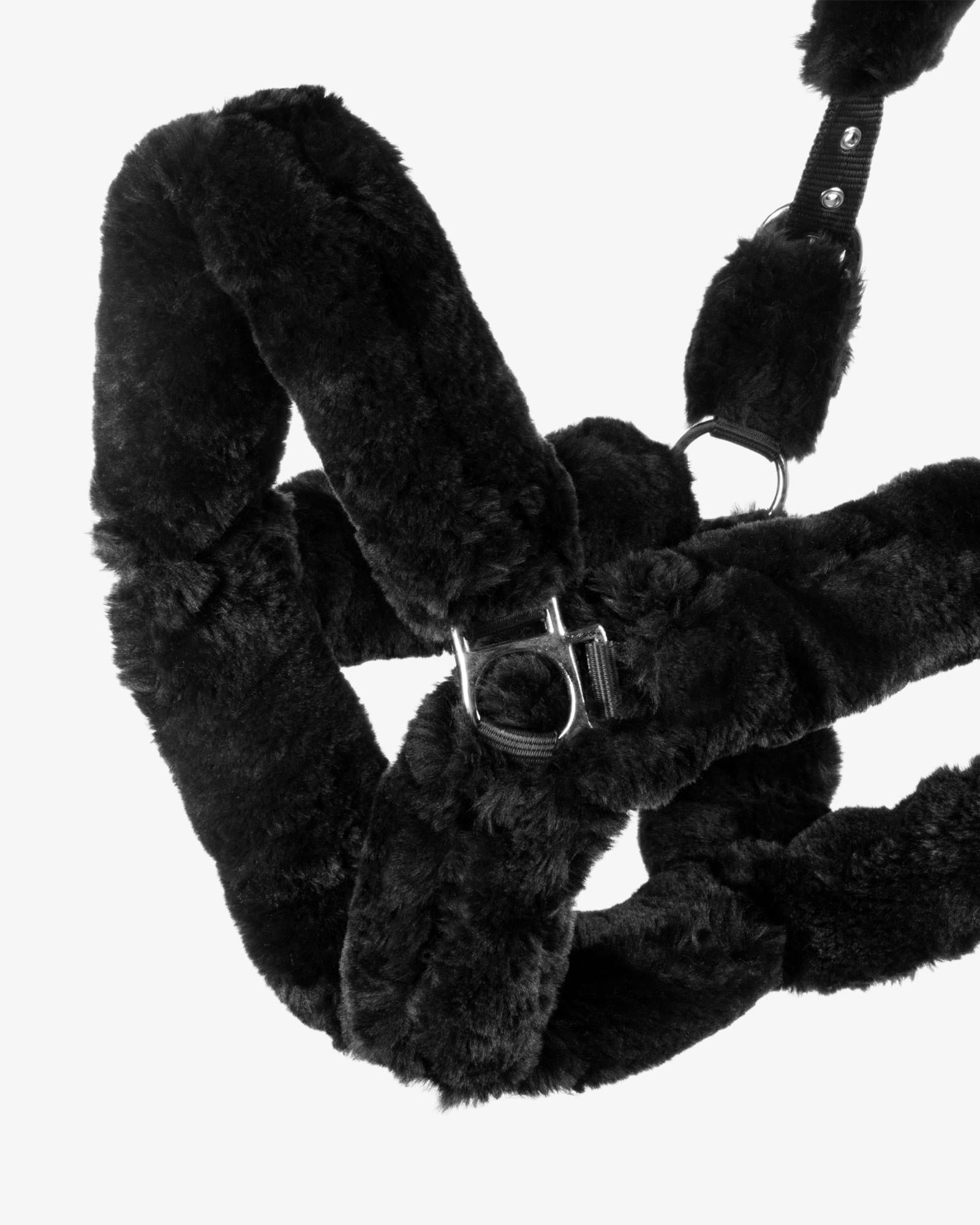 polypropilene halter with faux sheepskin coating