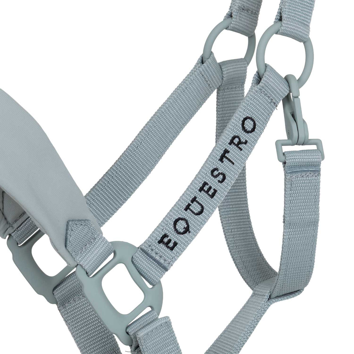 Technical halter with double adjustment and rubber-coated buckles