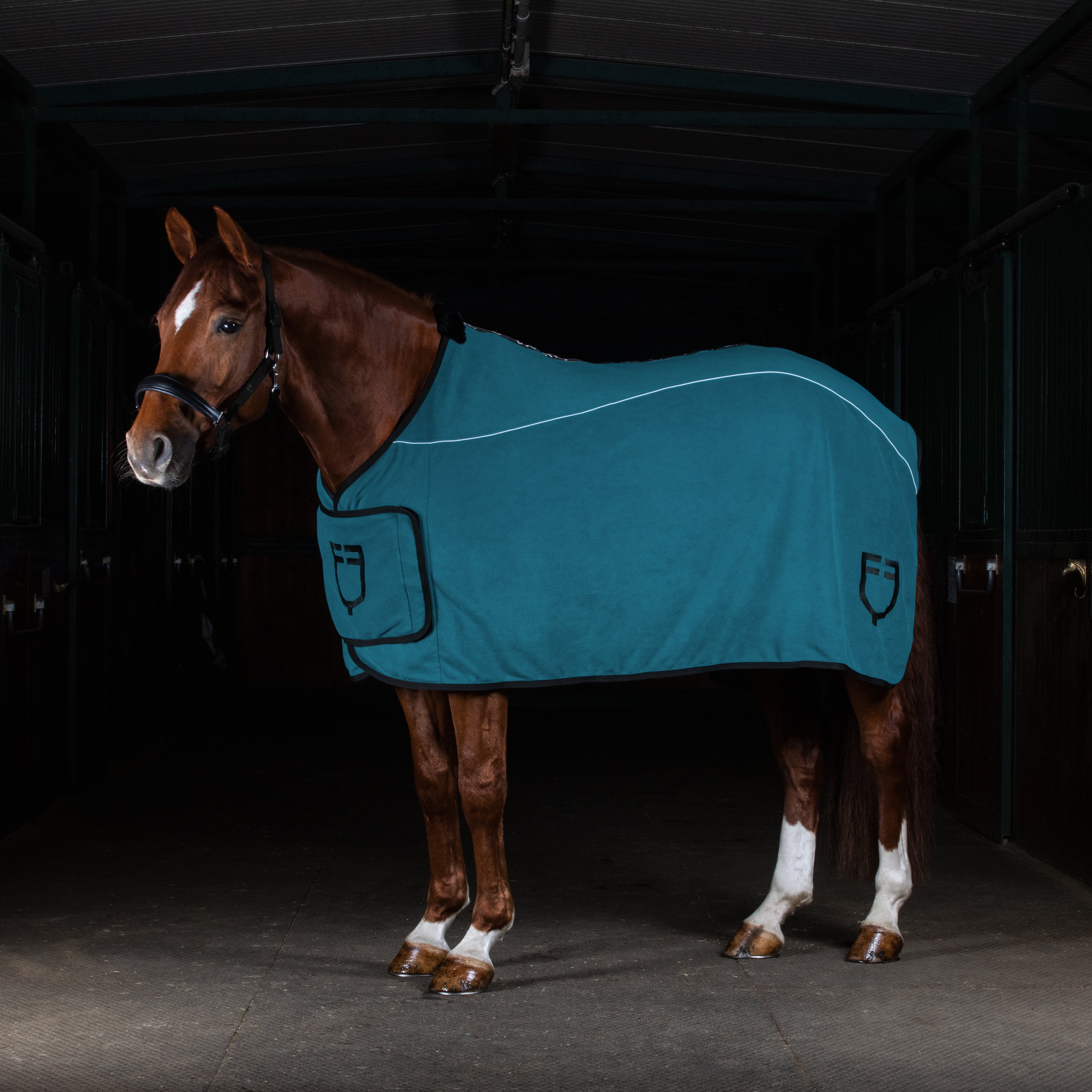 Fleece rug with flap front closure PETROL / 125 CM