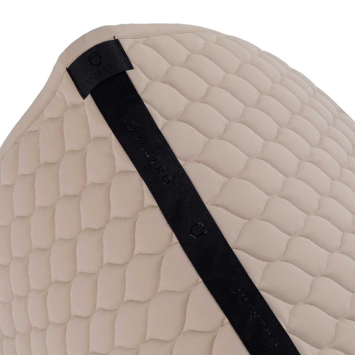Jumping saddle pad with onion quilting
