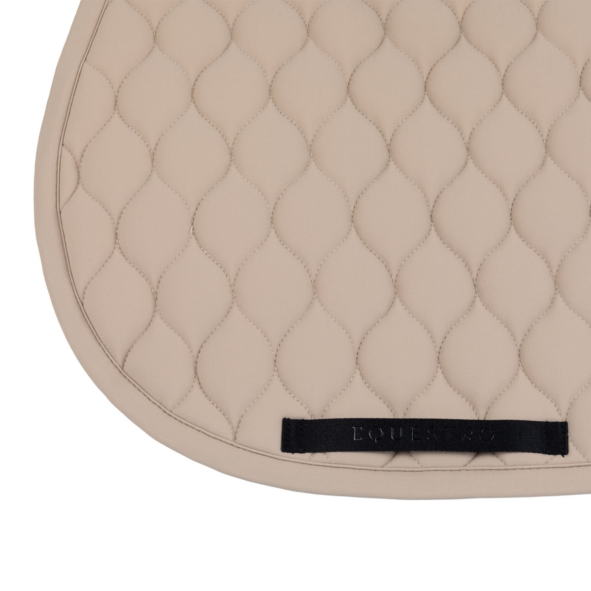 Jumping saddle pad with onion quilting