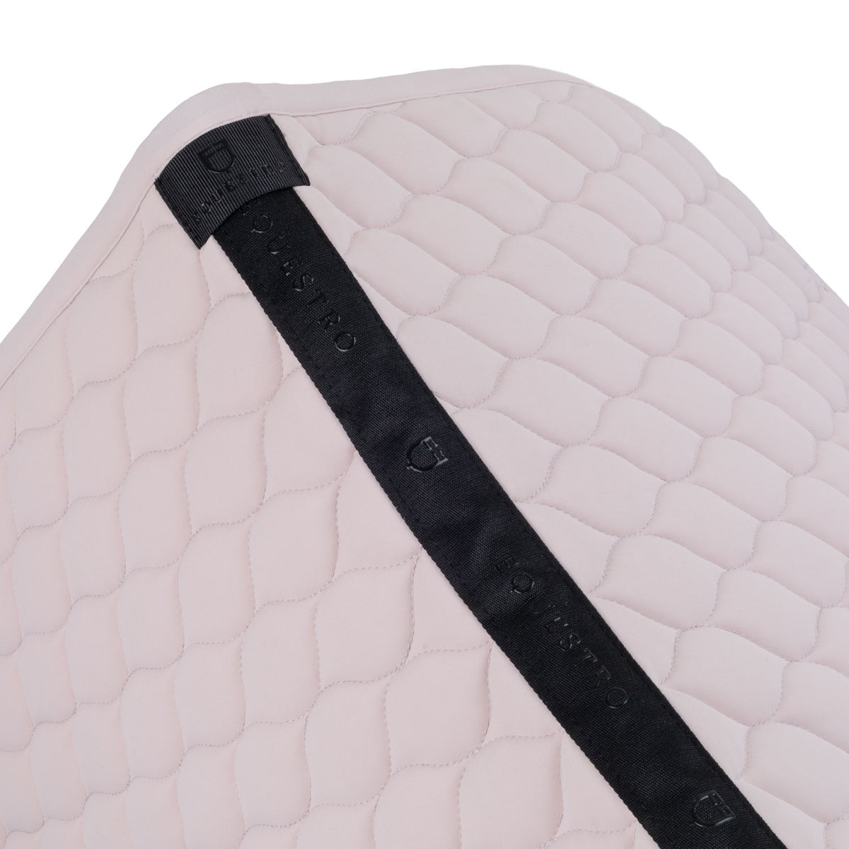 Jumping saddle pad with onion quilting