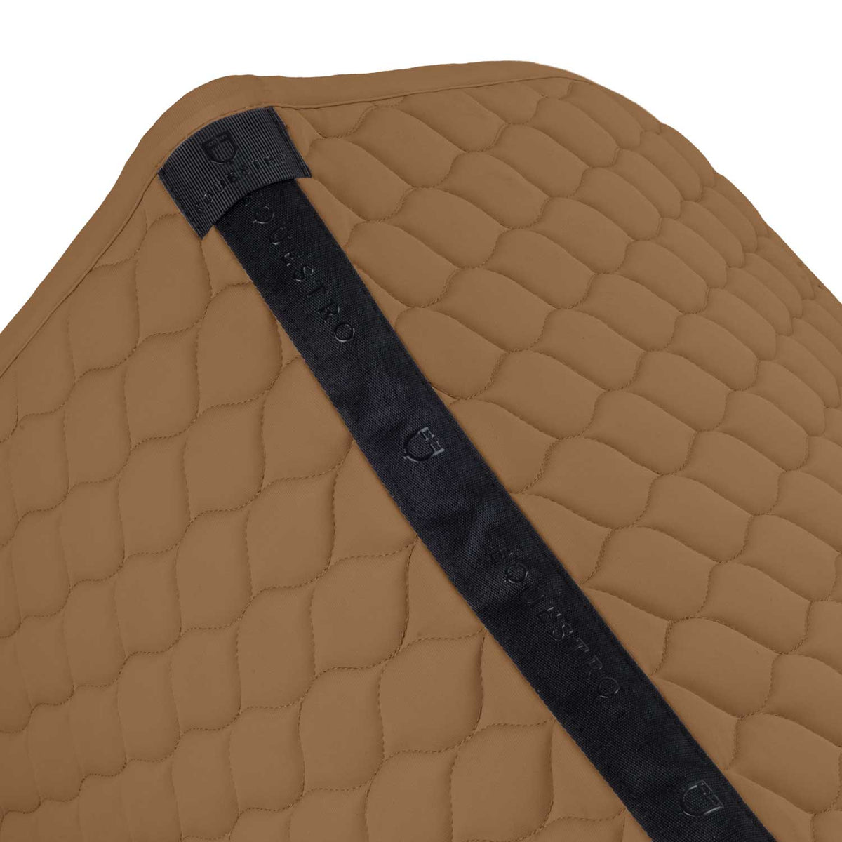 Jumping saddle pad with onion quilting