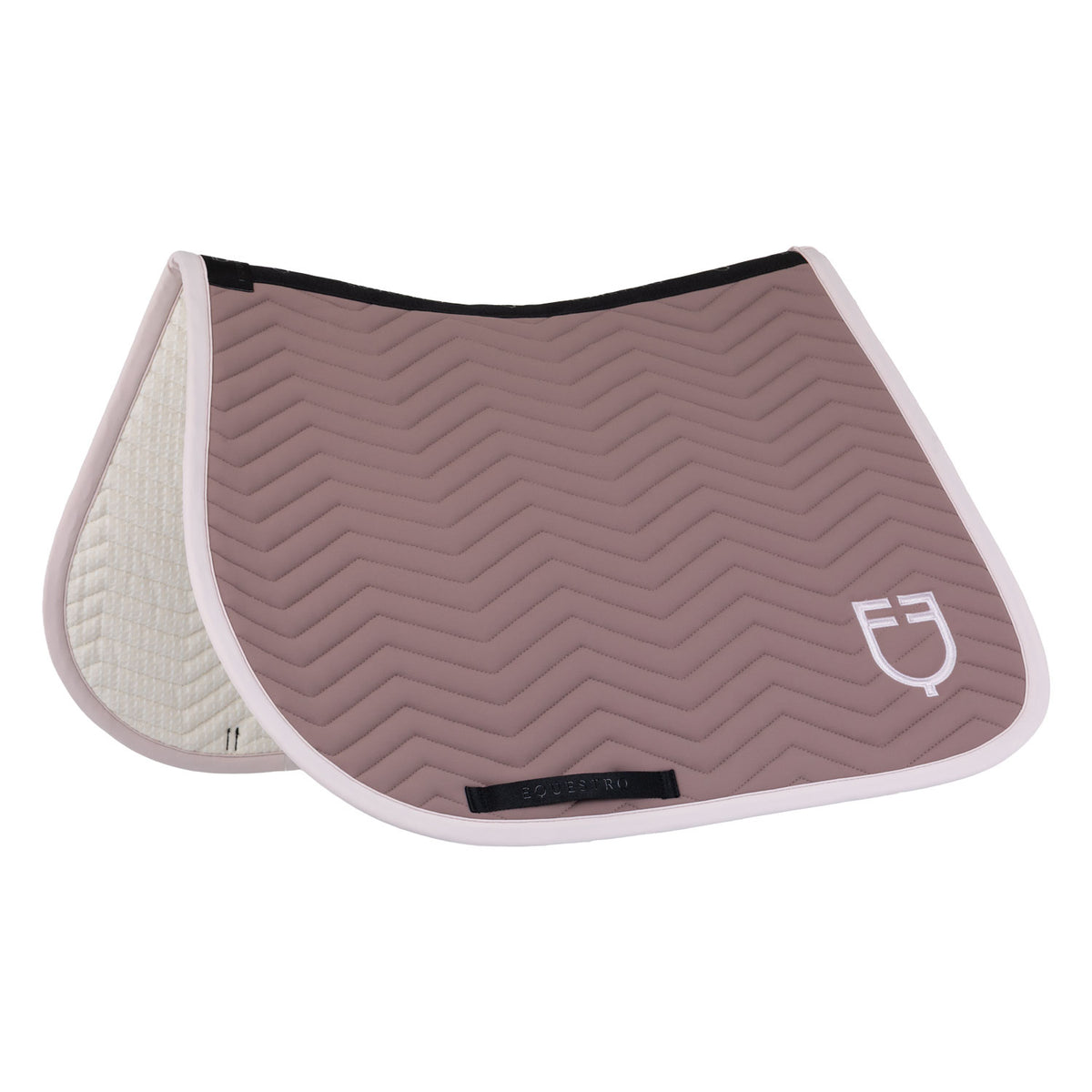 Jumping saddle pad with wave quilting