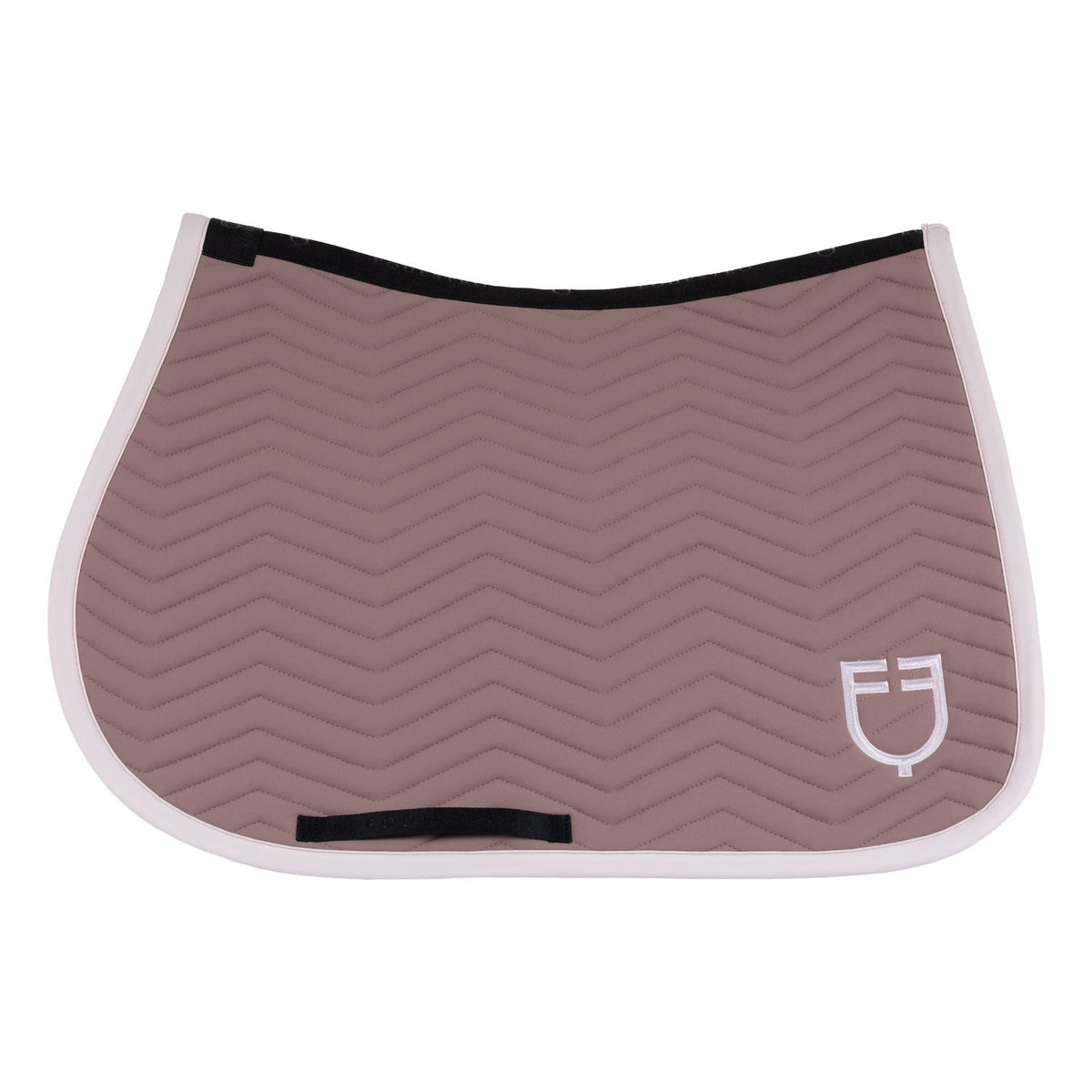 Jumping saddle pad with wave quilting