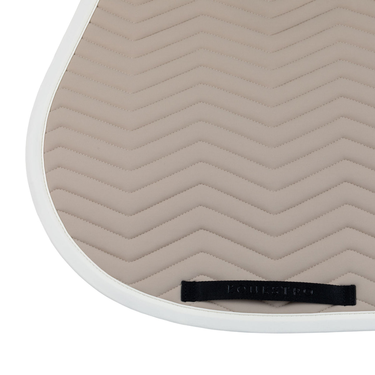 Jumping saddle pad with wave quilting