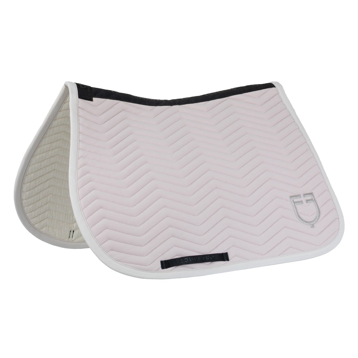 Jumping saddle pad with wave quilting