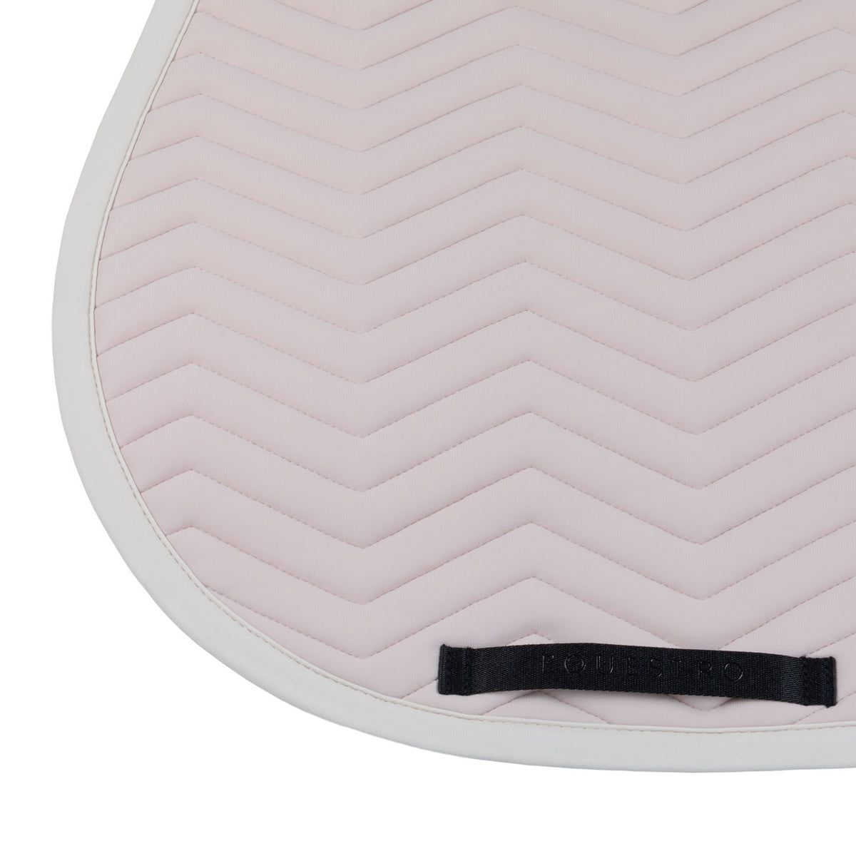 Jumping saddle pad with wave quilting