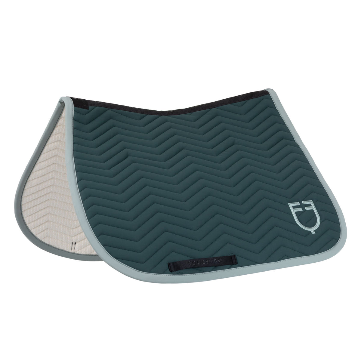 Jumping saddle pad with wave quilting