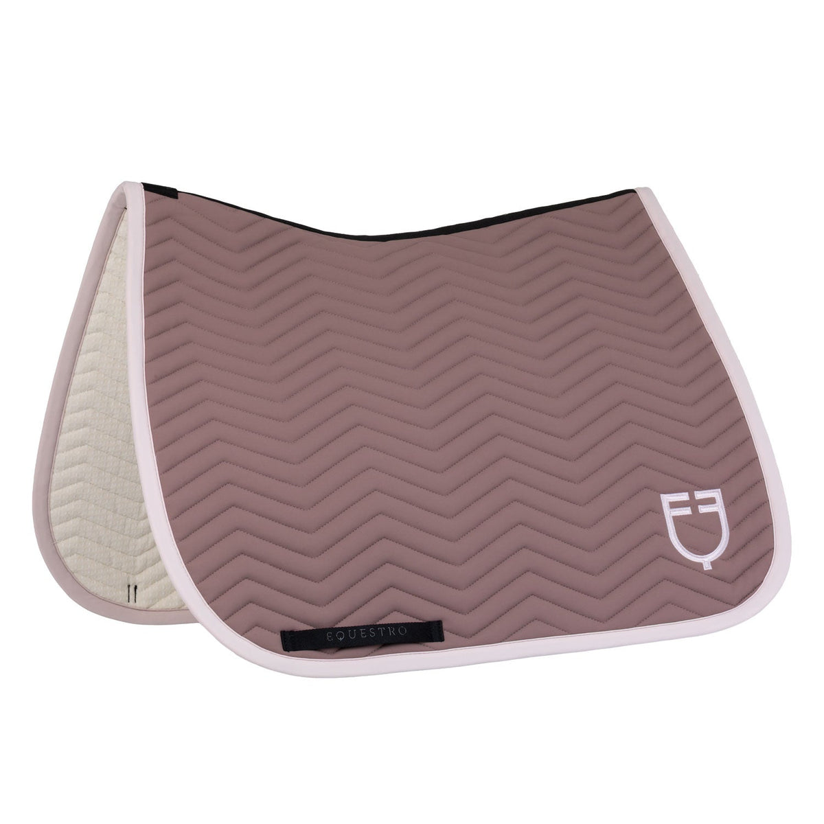 Dressage saddle pad with wave quilting