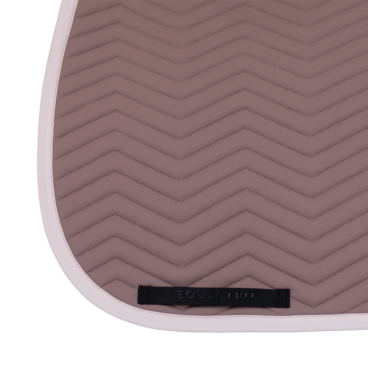 Dressage saddle pad with wave quilting
