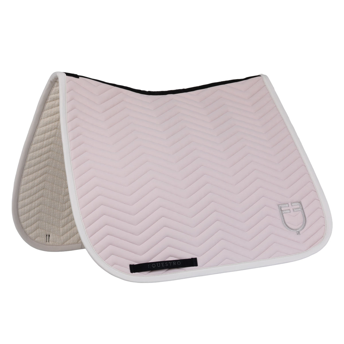 Dressage saddle pad with wave quilting