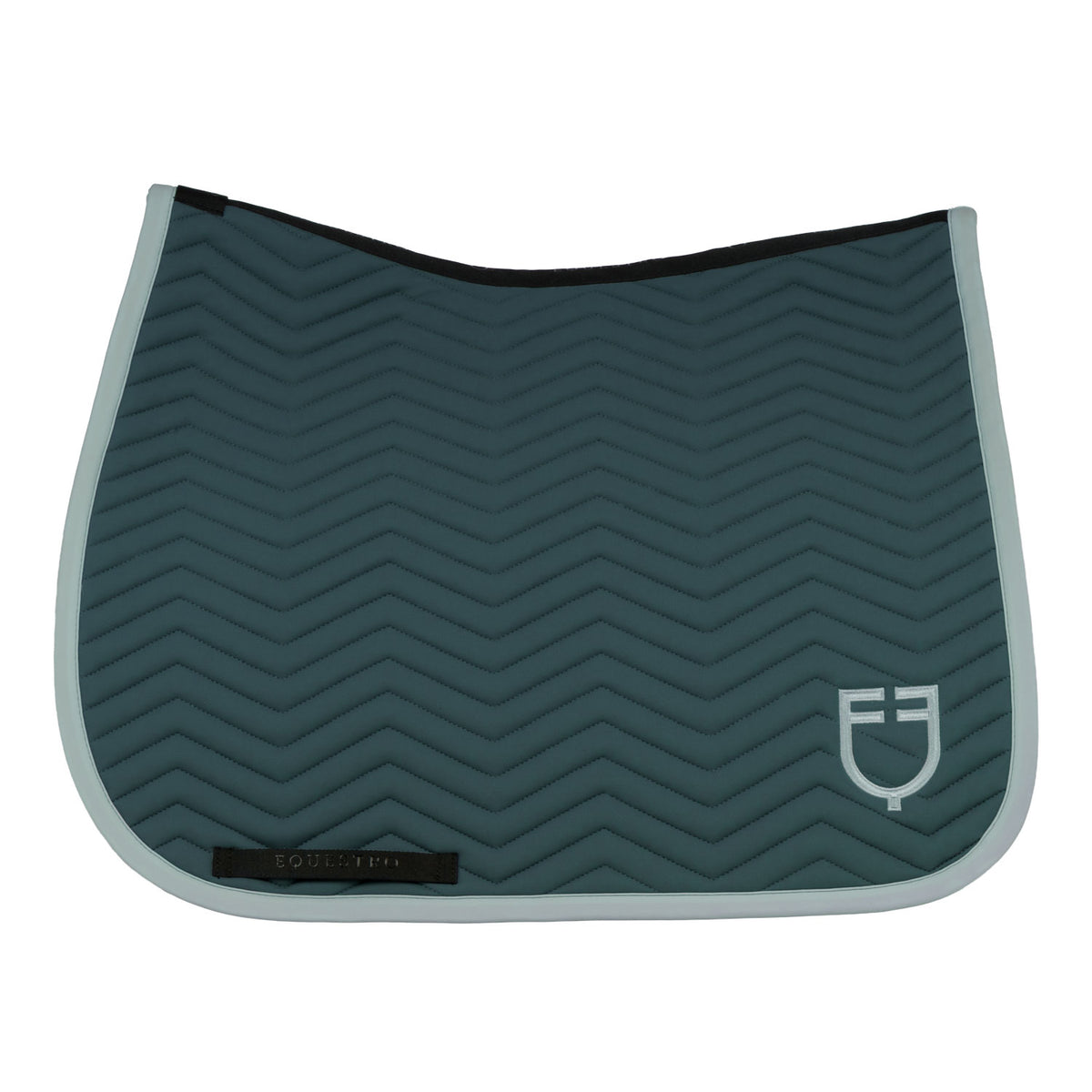 Dressage saddle pad with wave quilting
