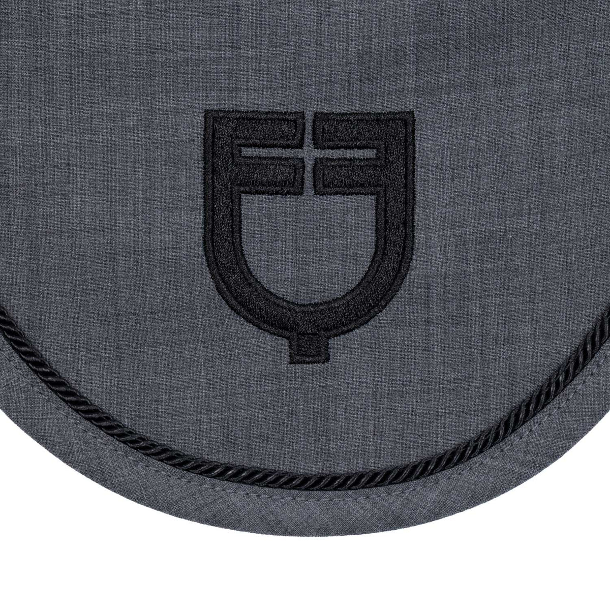 Fly veil in technical wool