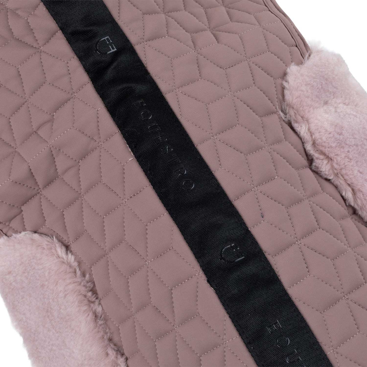Pad in technical fabric and synthetic sheepskin with cube quilting