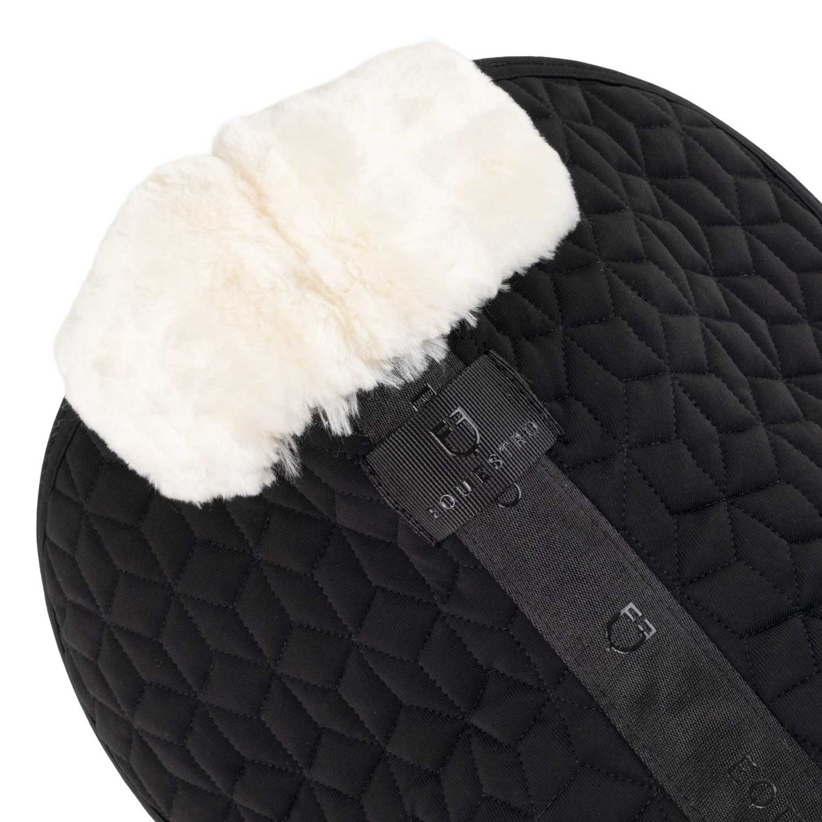 Pad in technical fabric and synthetic sheepskin with cube quilting