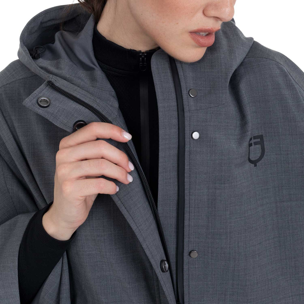 Women's rain-resistant cape in wool blend