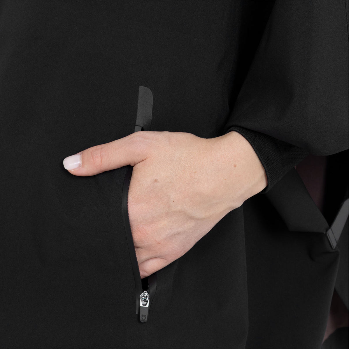 Women's technical rain cape
