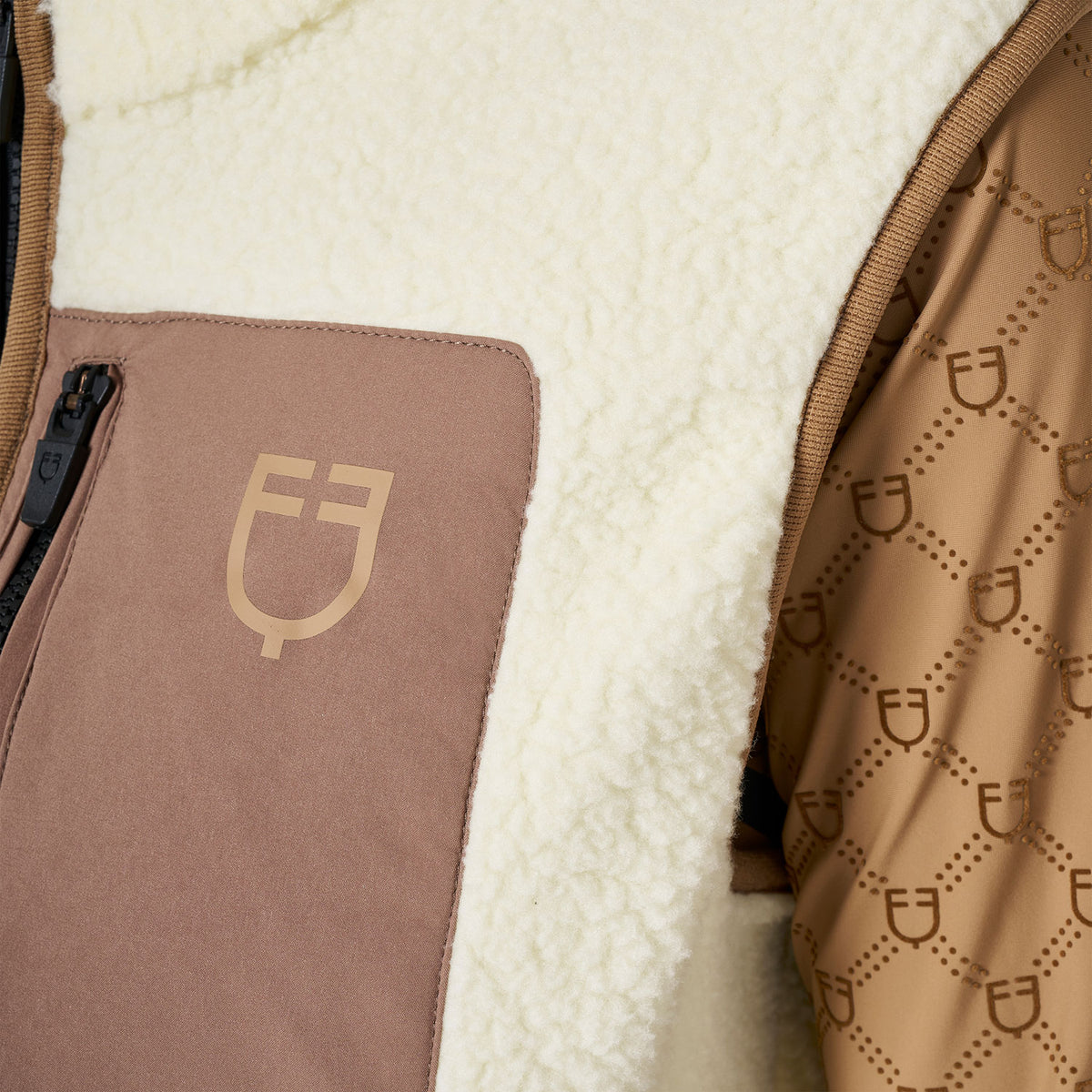 Women's teddy fleece vest with front pocket