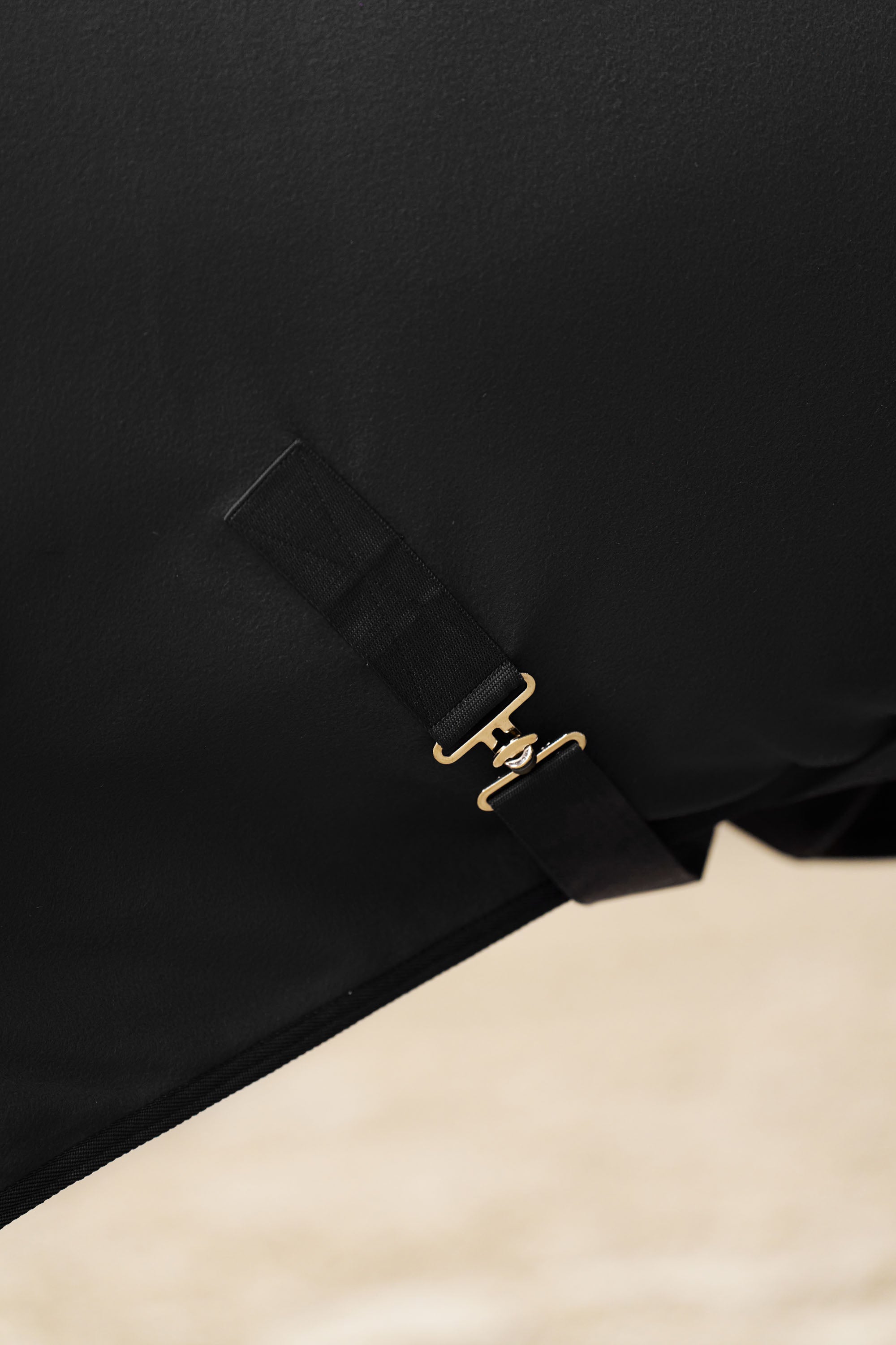 Fleeceblanket with neck IRHFundamental Black / 215