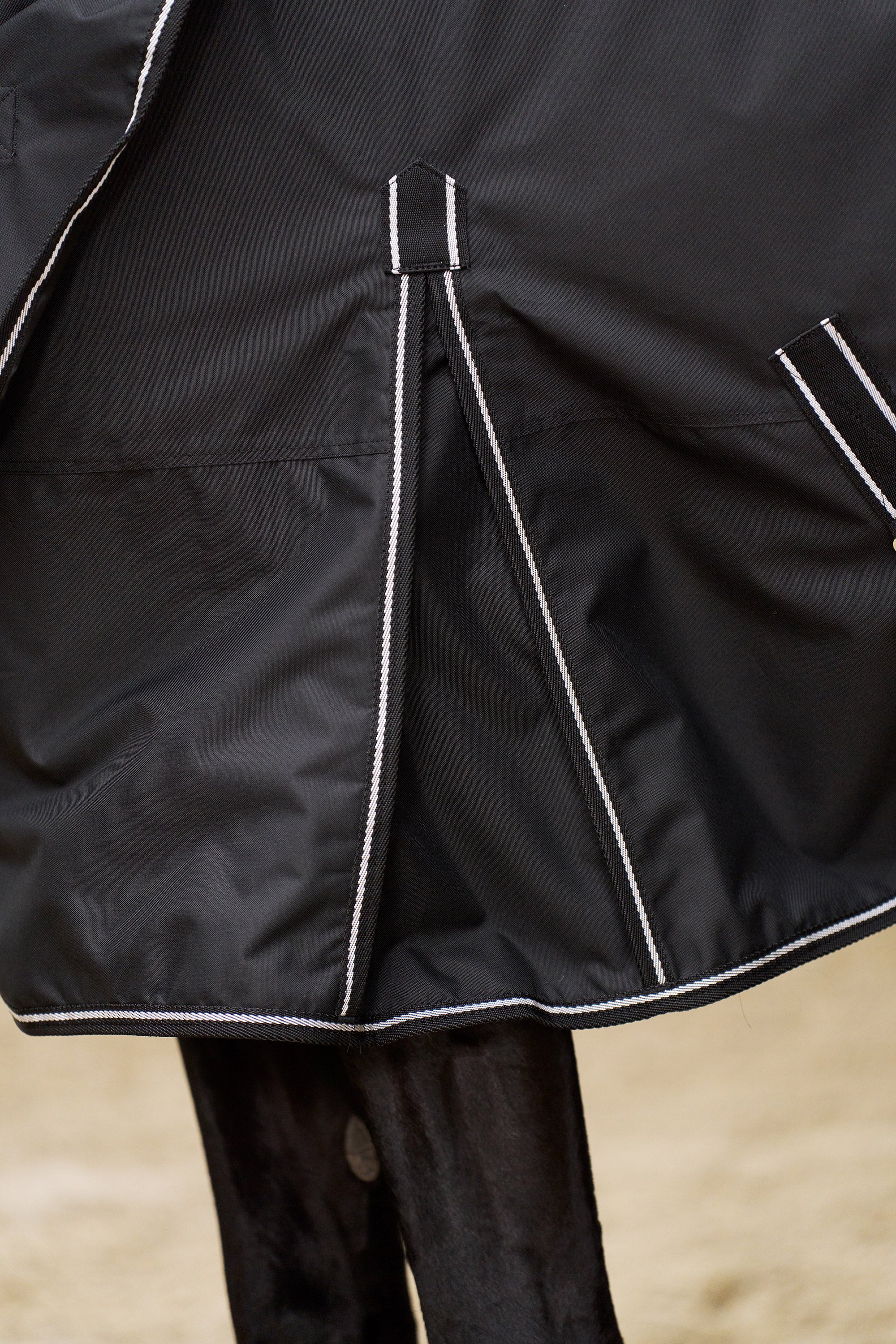 Outdoor blanket IRHBasic with detachable neck Fleece Black / 215