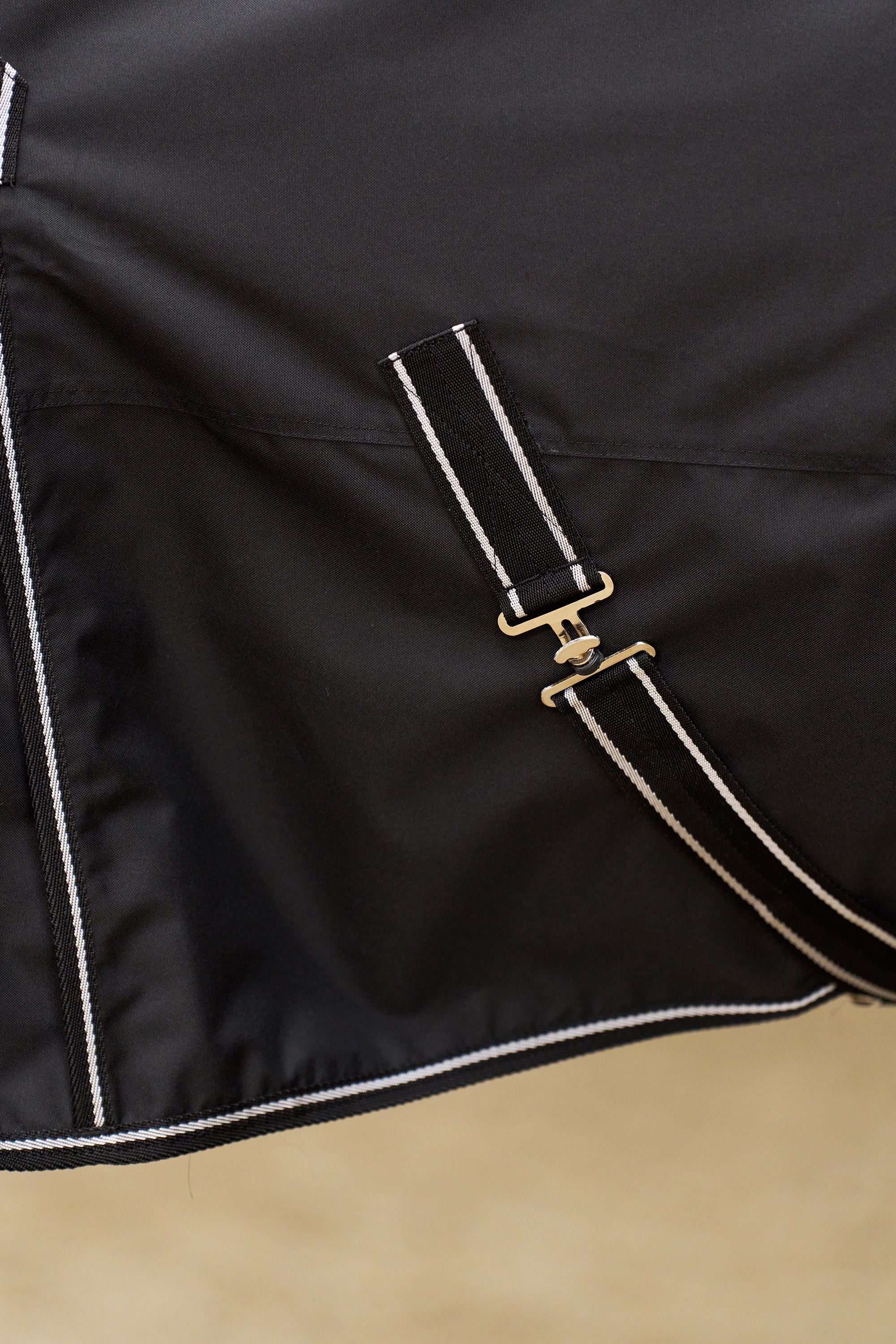 Outdoor blanket IRHBasic with detachable neck 200gr Black / 215