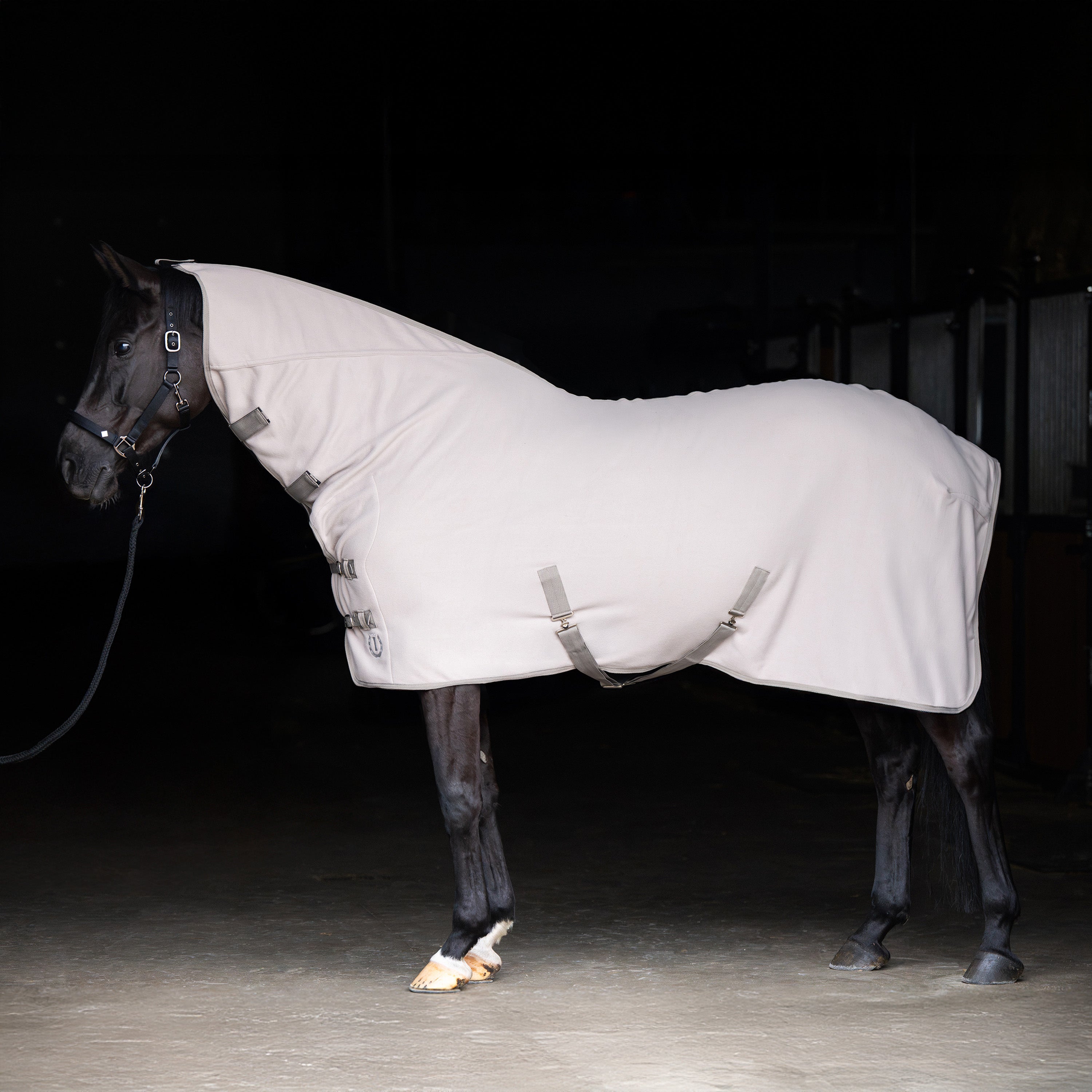 Fleeceblanket with neck IRHFundamental